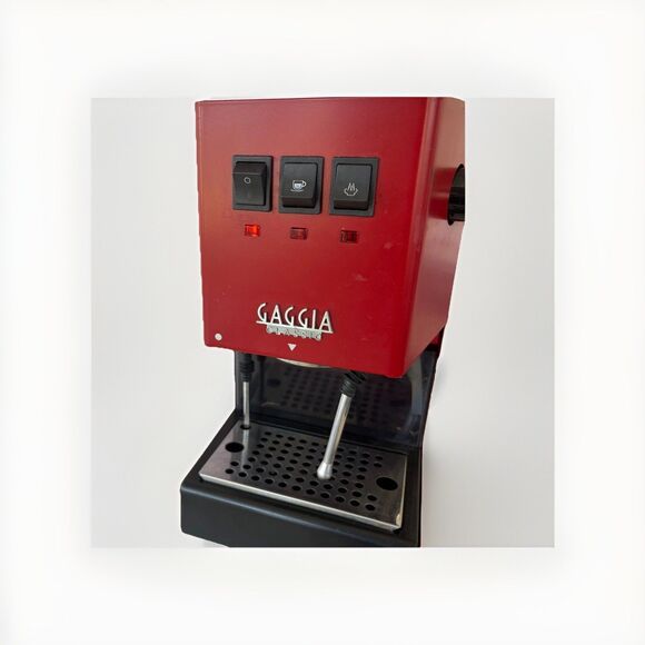 Gaggia Classic Espresso Machine SIN035R Red Excellent Condition w Portafilters - Picture 3 of 12